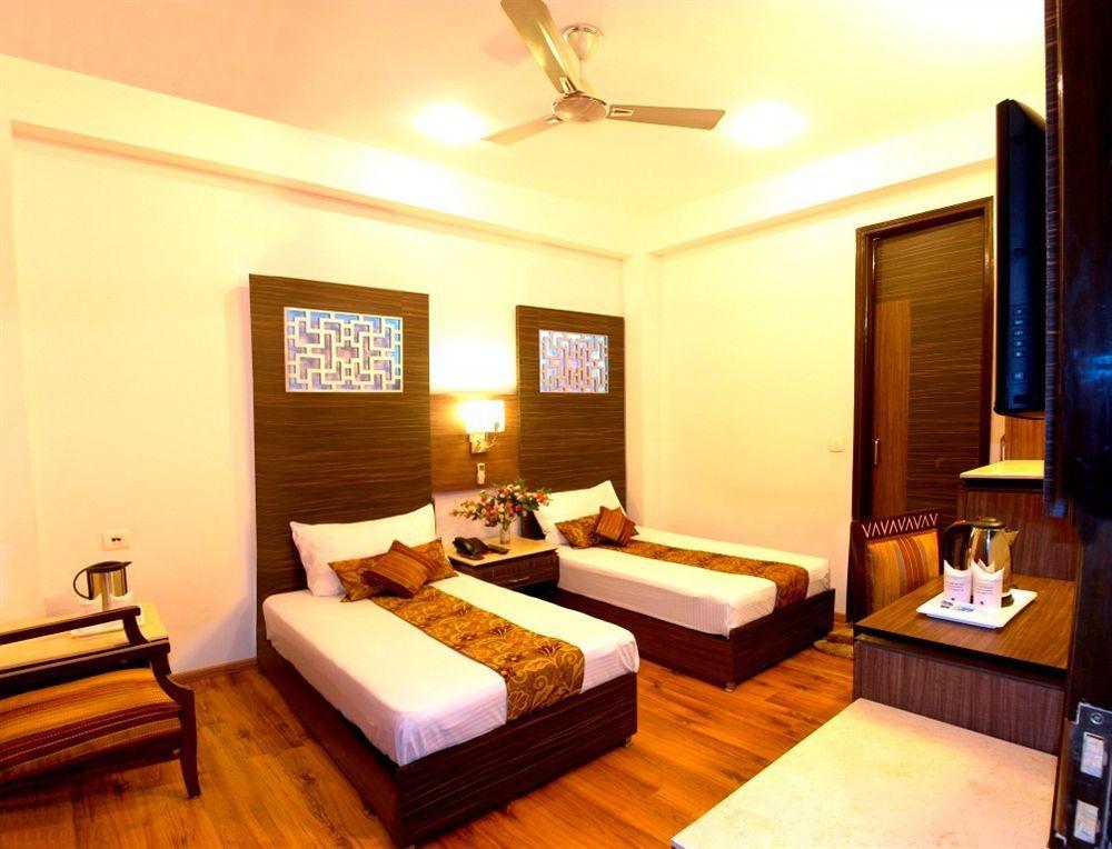 Hotel Sunstar Heights Delhi  Dış mekan fotoğraf