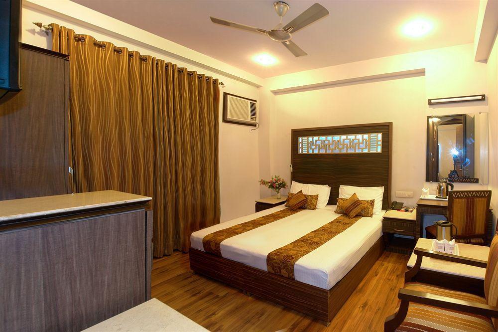 Hotel Sunstar Heights Delhi  Dış mekan fotoğraf