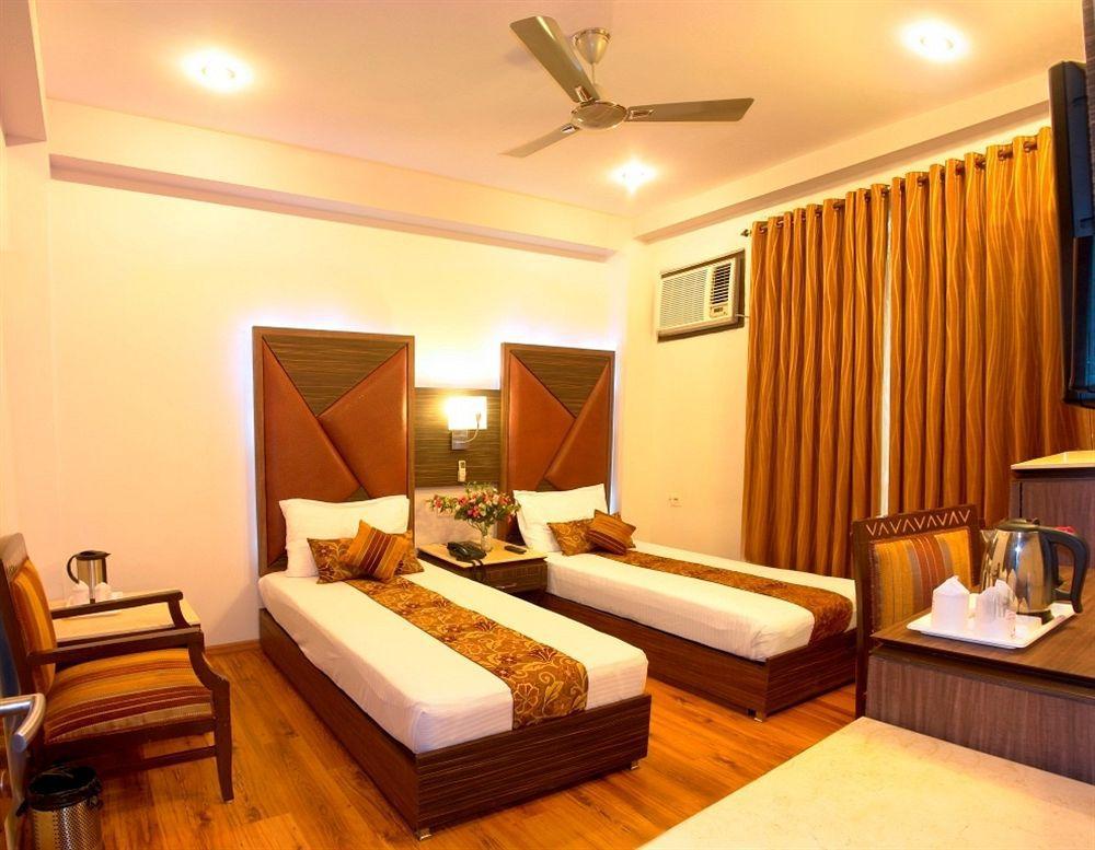 Hotel Sunstar Heights Delhi  Dış mekan fotoğraf