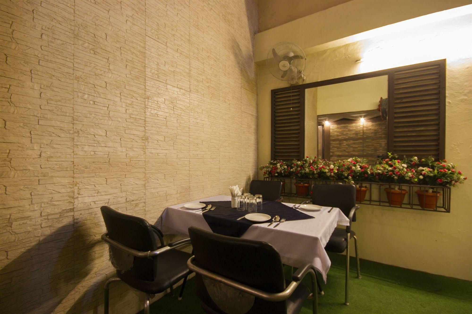 Hotel Sunstar Heights Delhi  Dış mekan fotoğraf